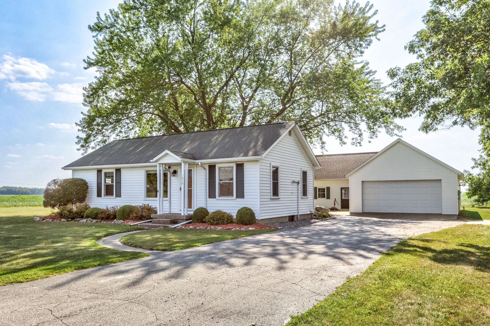 Property Photo:  1670 S Portsmouth Road  MI 48601 