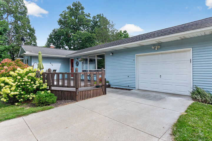 Property Photo:  415 Richard Street  MI 49283 