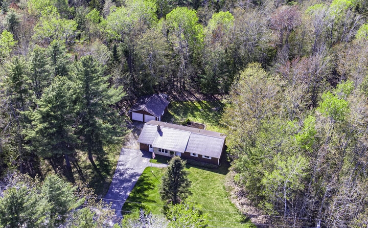 Property Photo:  29 Fields Pond Road  ME 04429 