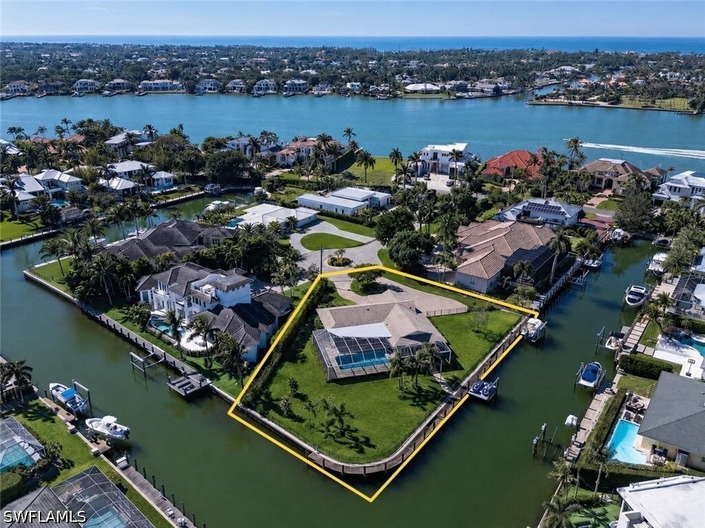 Property Photo: 2185 Trout Court FL 34102