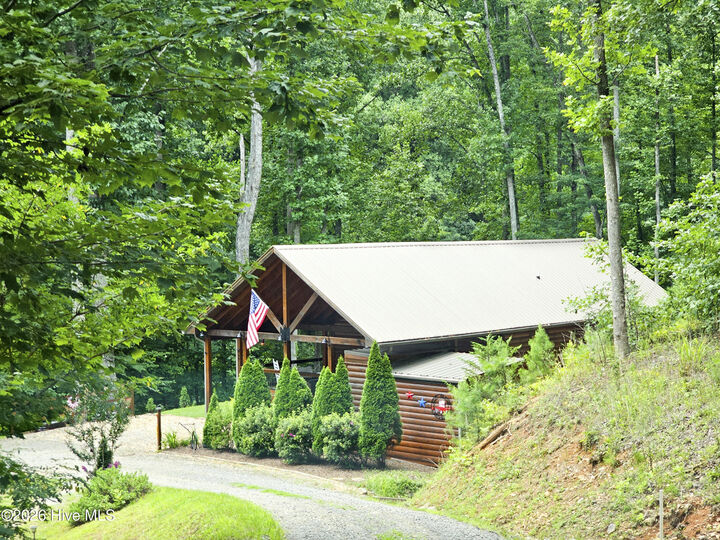 Property Photo: 799 Cherokee Oaks Road NC 28906