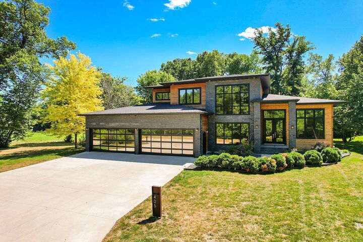 Property Photo: 405 20th Avenue E ND 58078