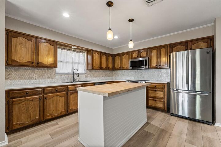 Property Photo: 209 Bonham Drive TX 76643