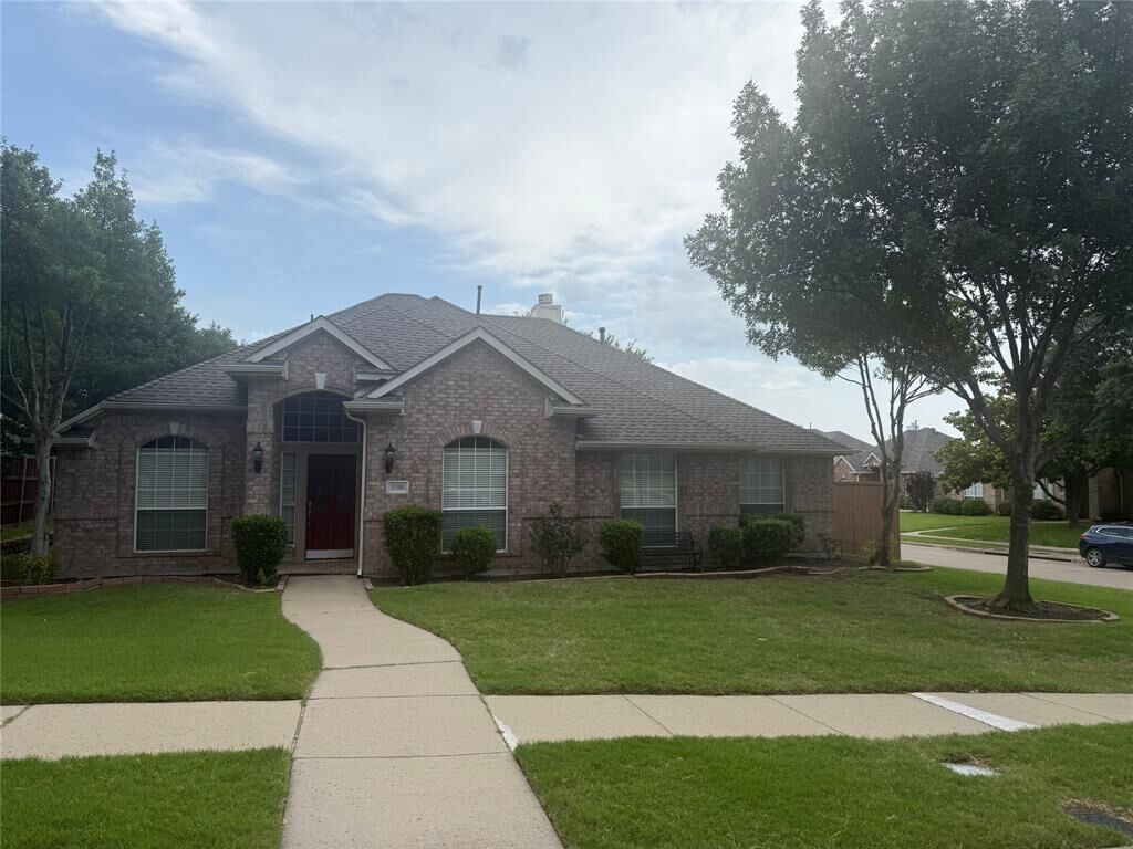 Property Photo:  9200 Fairwood Court  TX 75025 