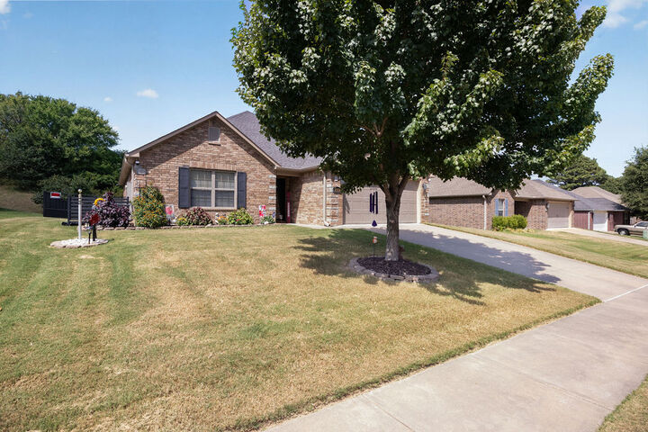 Property Photo:  2550 Iron Avenue  AR 72730 