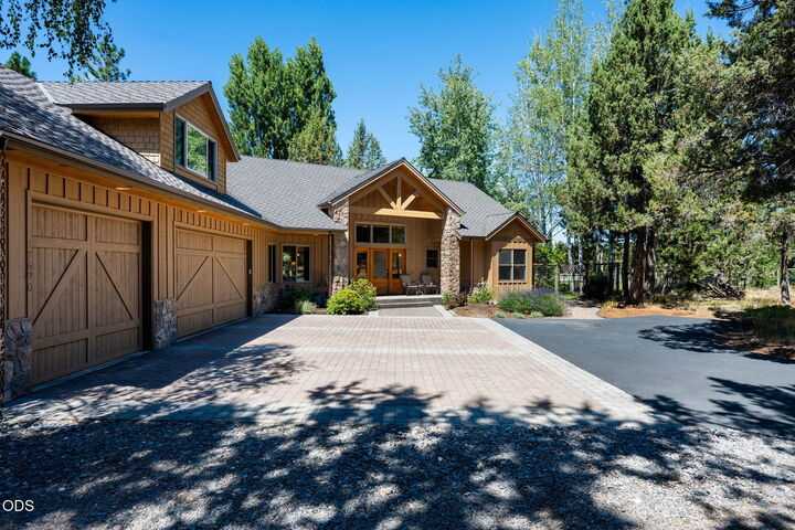 Property Photo:  17690 Mountain View Road  OR 97759 