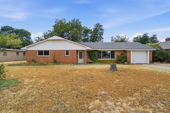 Property Photo:  1731 N Hudson Street  OK 73521 