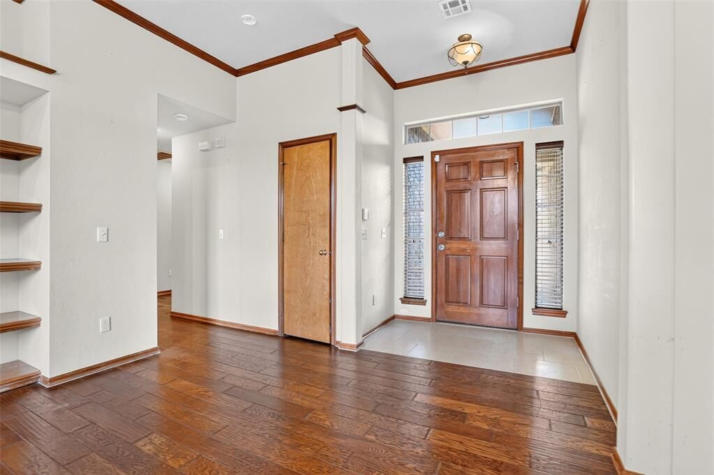 Property Photo:  1717 Hemingway Drive  OK 73013 