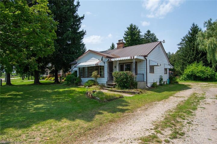1310 Snyder'S Road E — photo 1
