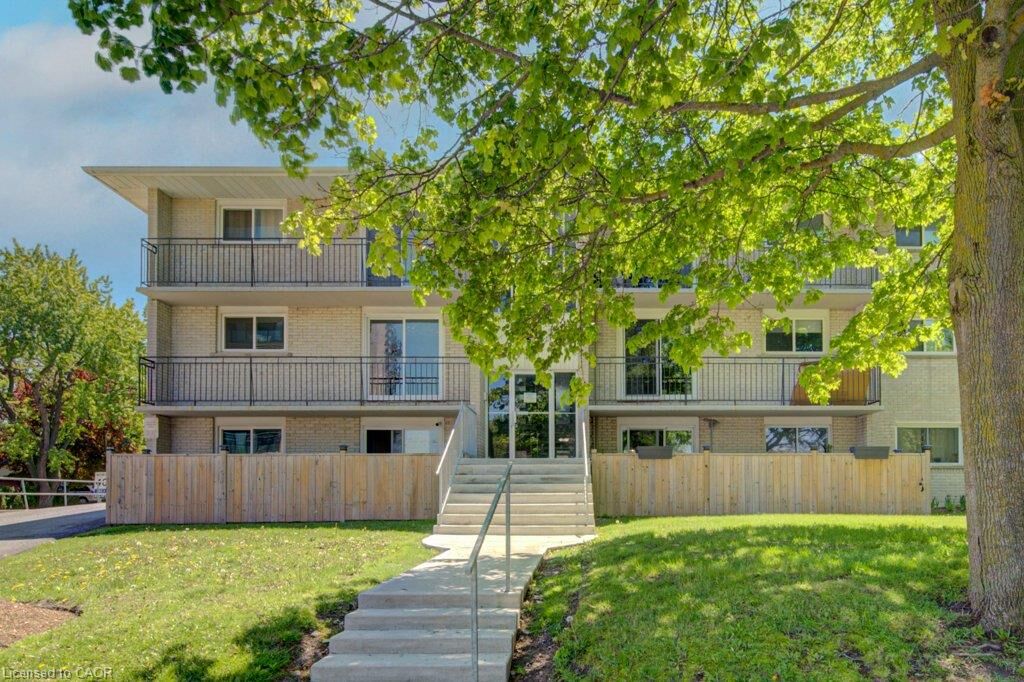 Property Photo:  317 Erb Street W 11  ON N2L 1W4 