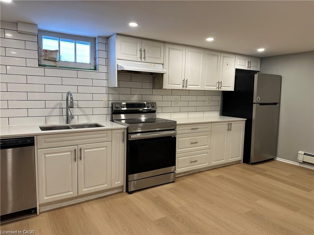 Property Photo:  80 Glen Road Lower  ON N2M 3E8 