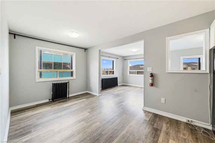 Property Photo:  468 Main Street E 5  ON L8N 1K6 