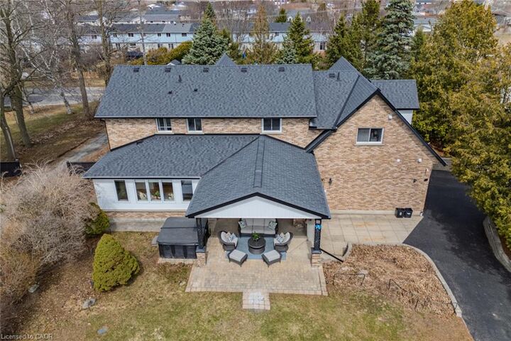 Property Photo: 208 Victoria Street ON N3Y 4K2