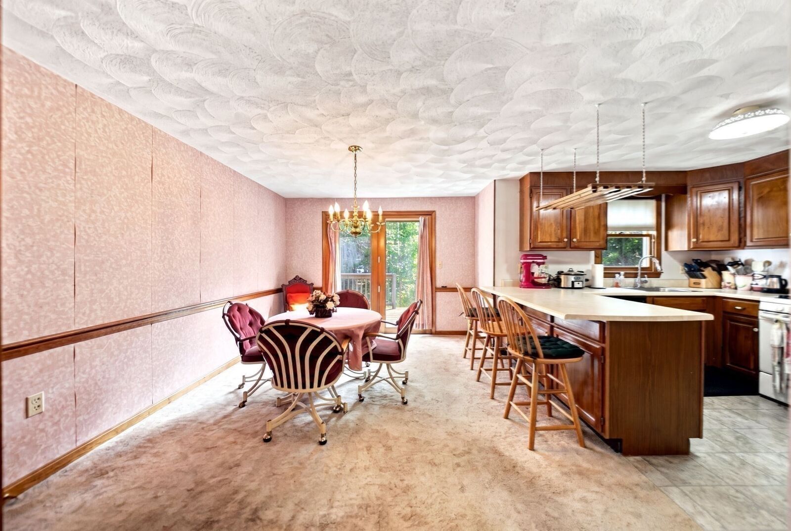 Property Photo:  754 Wellman Ave 754  MA 01863 