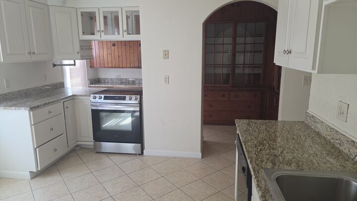 Property Photo:  8 Hadwen 1  MA 01602 