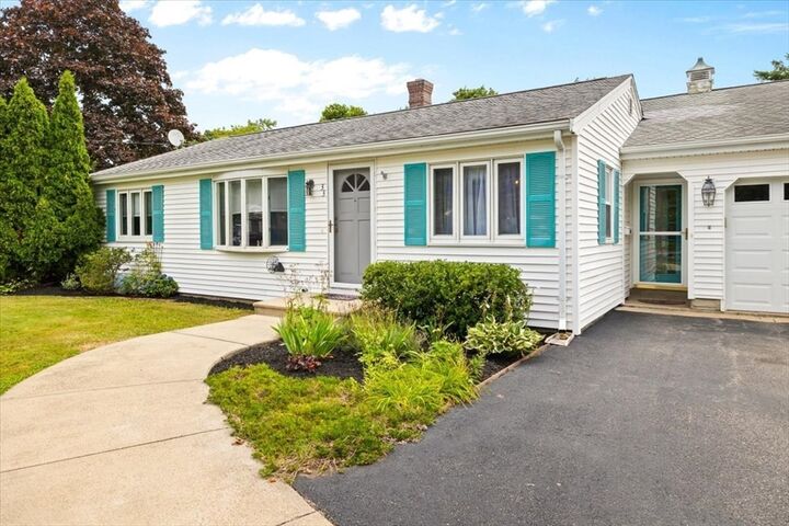 Property Photo:  33 Homestead Ln  MA 02540 