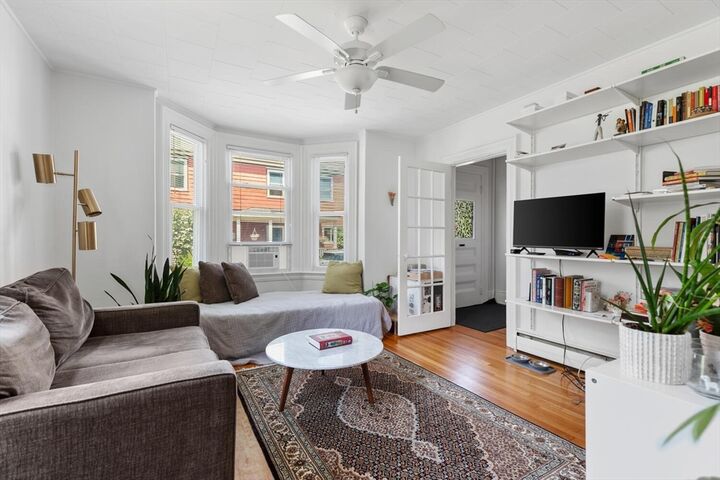Property Photo:  17 Holworthy Pl 17  MA 02138 
