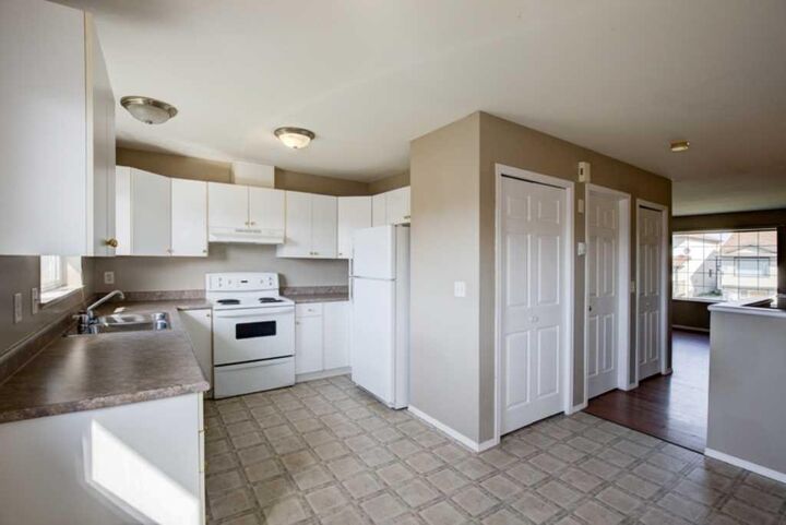 Property Photo:  9401 129 Avenue  AB T8X 1R3 