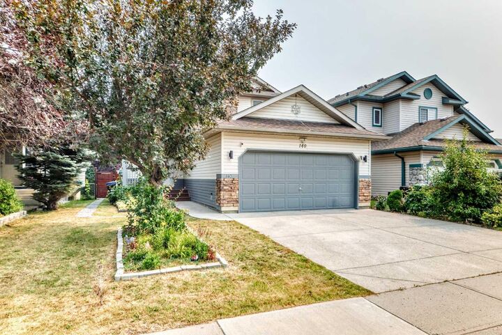 Property Photo: 140 Fairways Drive NW AB T4B 2R8
