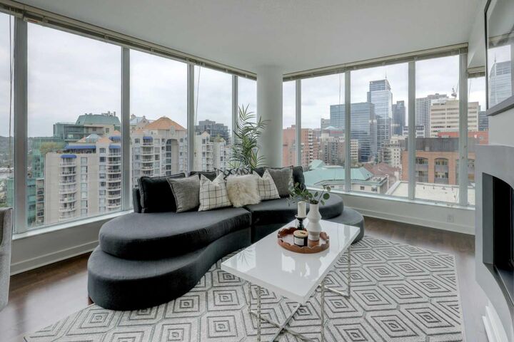 Property Photo:  888 4 Avenue SW 1404  AB T2P 0V2 