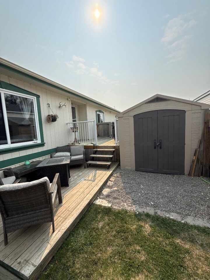 Property Photo:  4817 6 Street  AB T0L 0V0 
