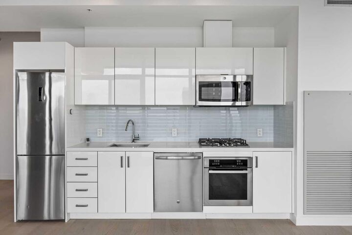 Property Photo: 1010 6 Street SW 1608 AB T2R 1B4