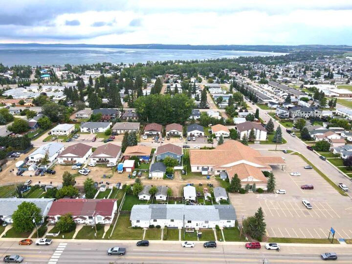 Property Photo:  4412 47 Avenue  AB T4S 1P1 