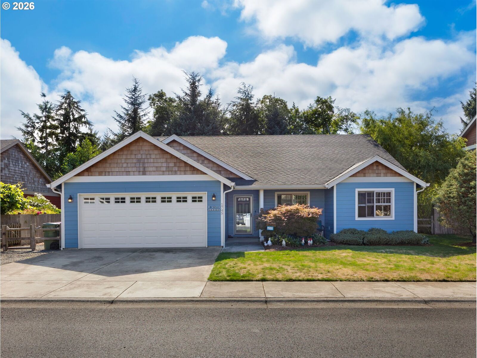 Property Photo:  1745 W Pacific Ridge Ln  OR 97121 