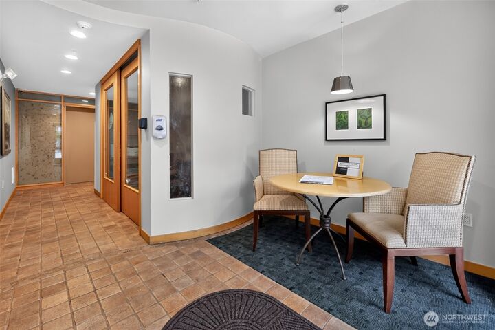 Property Photo: 2901 NE Blakeley 401 WA 98015