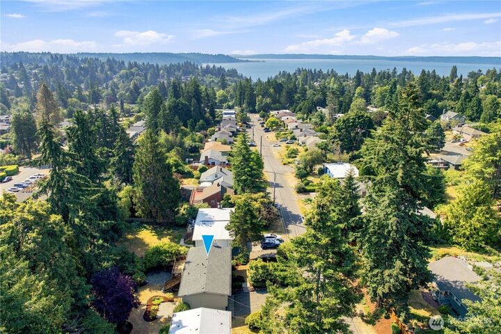 Property Photo: 10634 32nd Avenue SW WA 98146