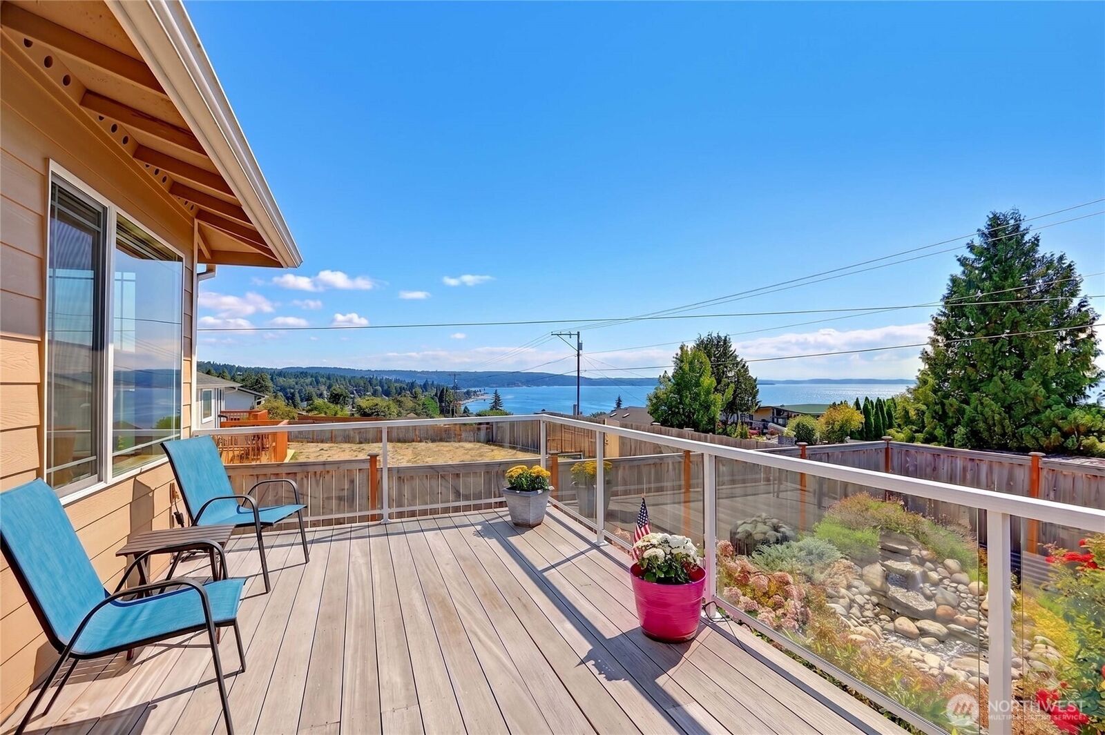 Property Photo:  510  Sunnycrest Lane  WA 98282 