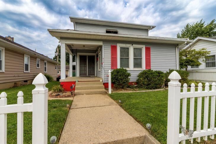 Property Photo:  410 Sedgwick Street  IN 47374 