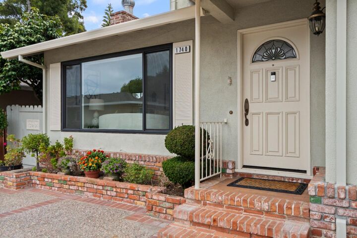 Property Photo: 1738 1740 Sequoia Avenue CA 94010