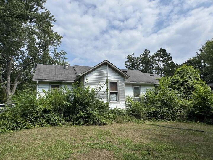 Property Photo:  367 E Centre Street  WI 53511 