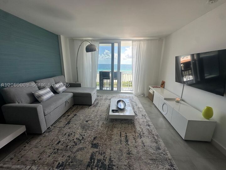 Property Photo:  345 Ocean Dr 616  FL 33139 