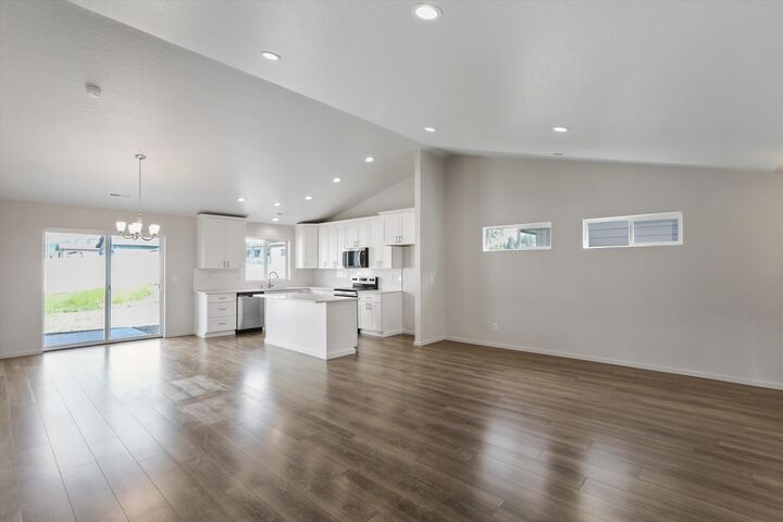 Property Photo: 609 S Manifold Ln WA 99016