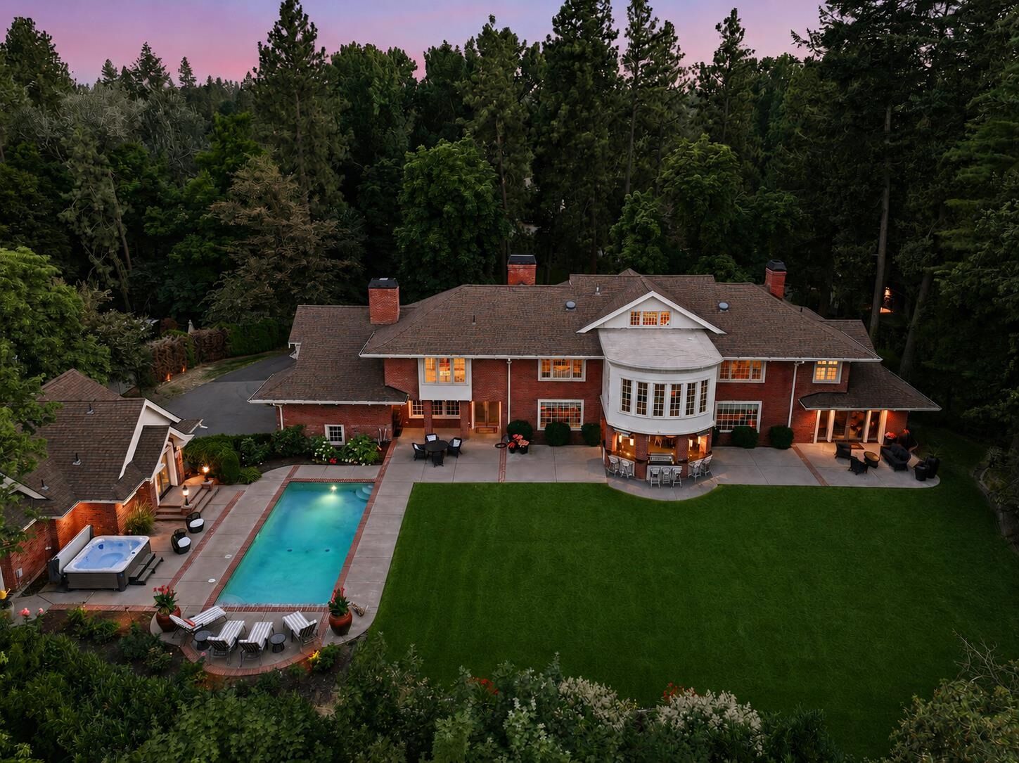 Property Photo:  615 E 16th Ave  WA 99203 