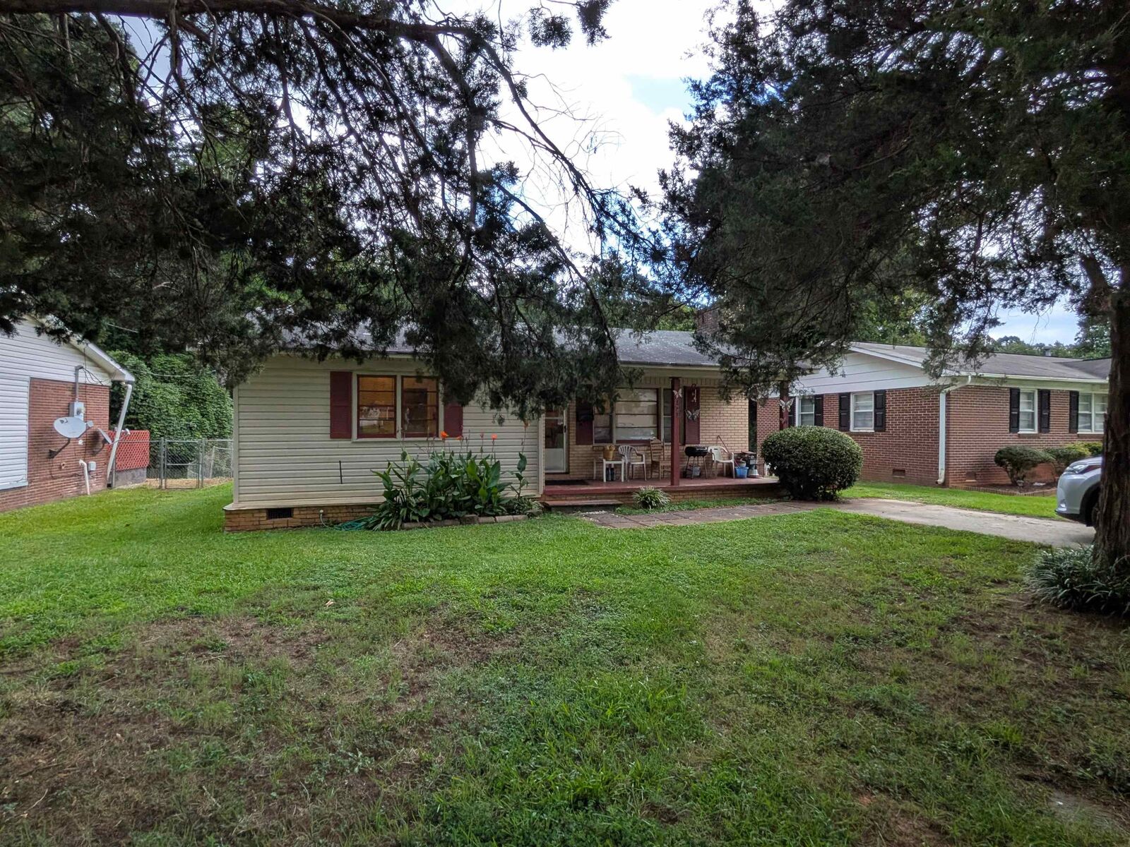 Property Photo:  121 Lincoln Drive  SC 29306 