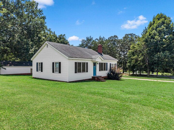 Property Photo:  215 Haile Street  SC 29353 