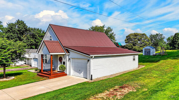 Property Photo:  509 A St  OH 45692 