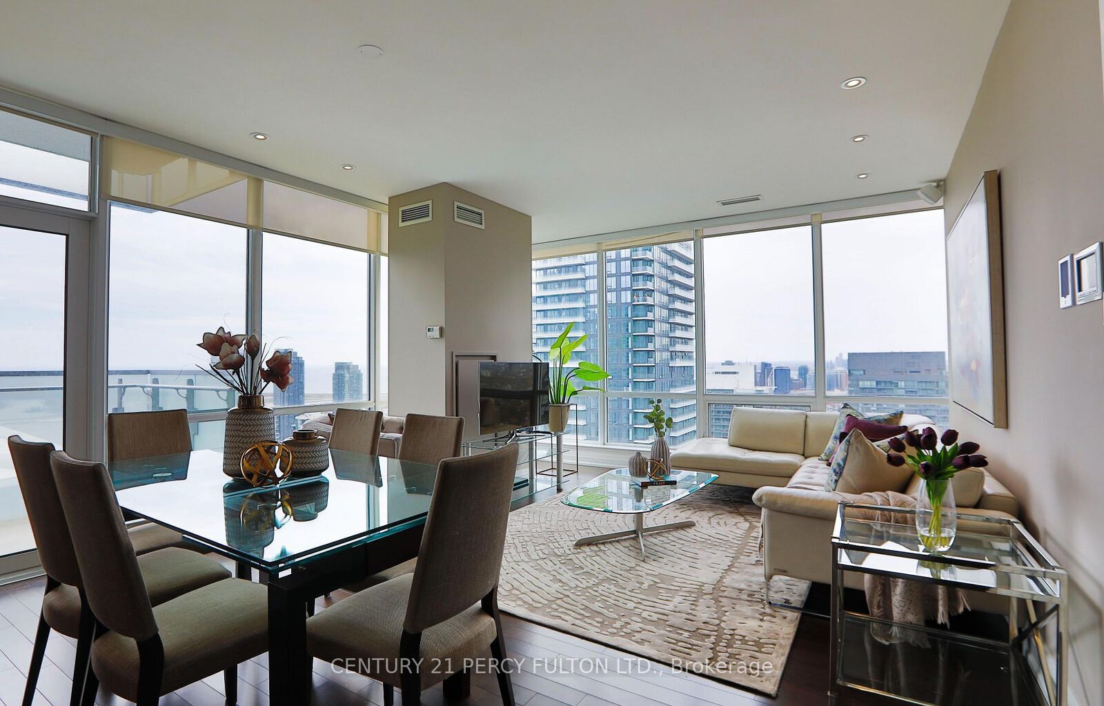 Property Photo:  80 John Street 4002  ON M5V 3X4 