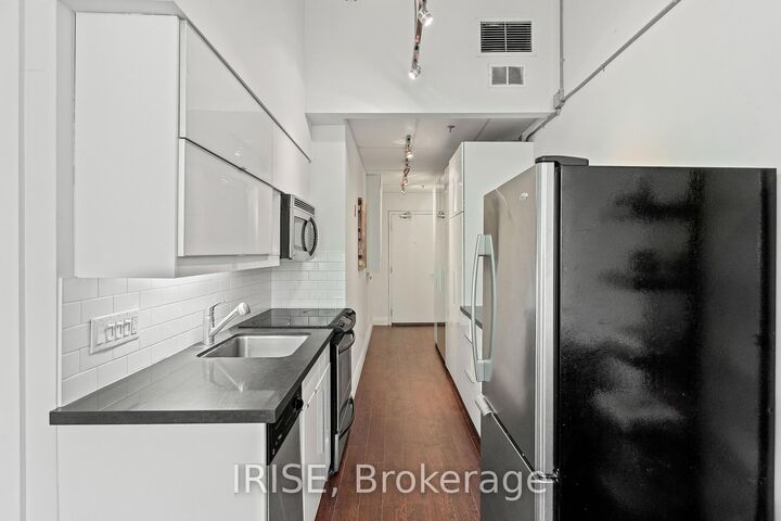 Property Photo:  477 Richmond Street W 305  ON M5V 3E7 