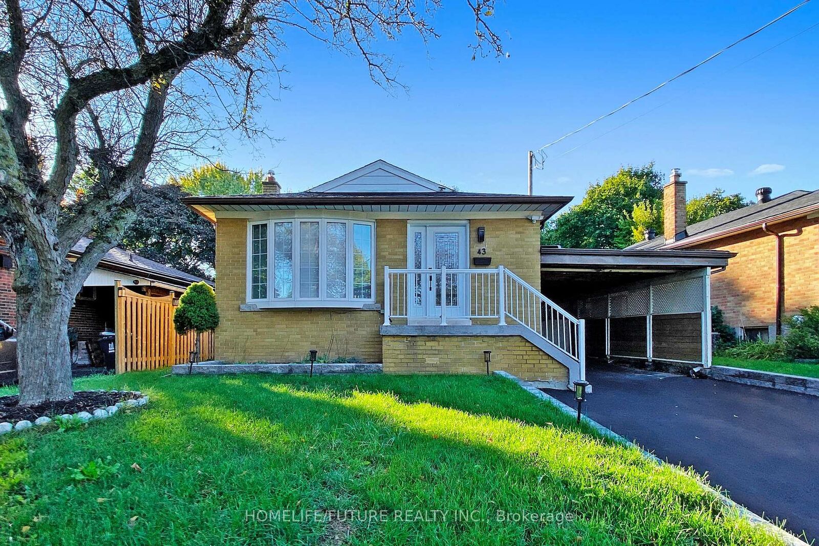 Photo de la propriété: 43 Densgrove Road Bsmt ON M1G 2A2