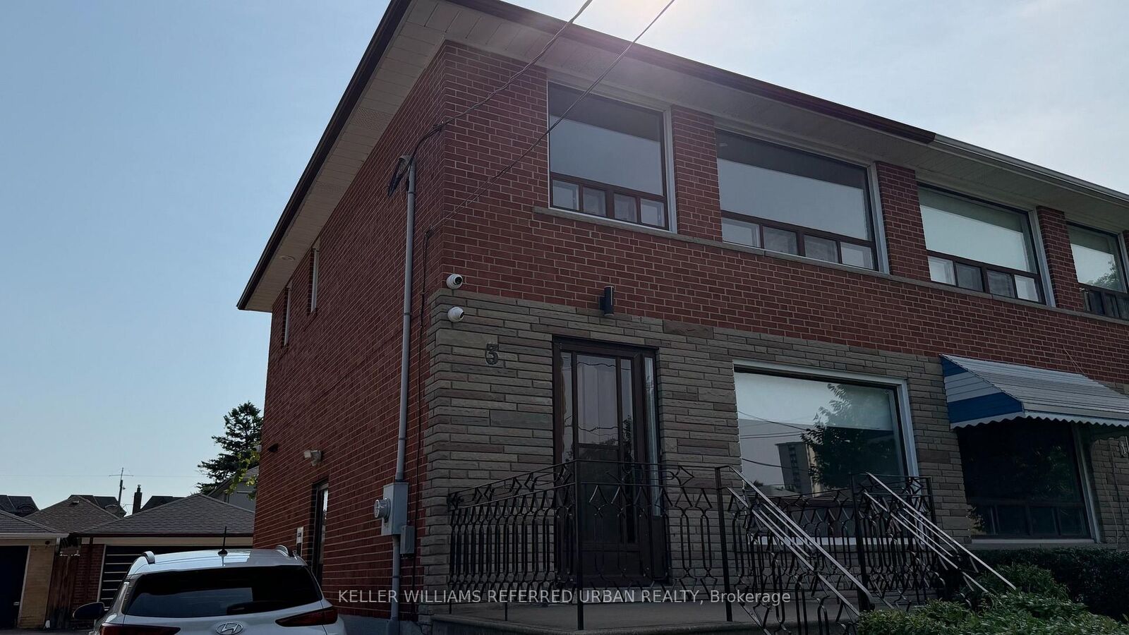 Property Photo:  3 Duckworth Street  ON M6M 4W3 