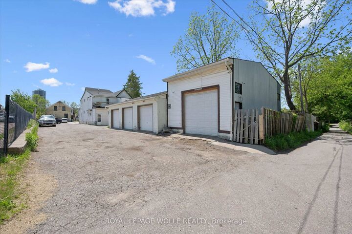 202 Breithaupt Street — photo 1