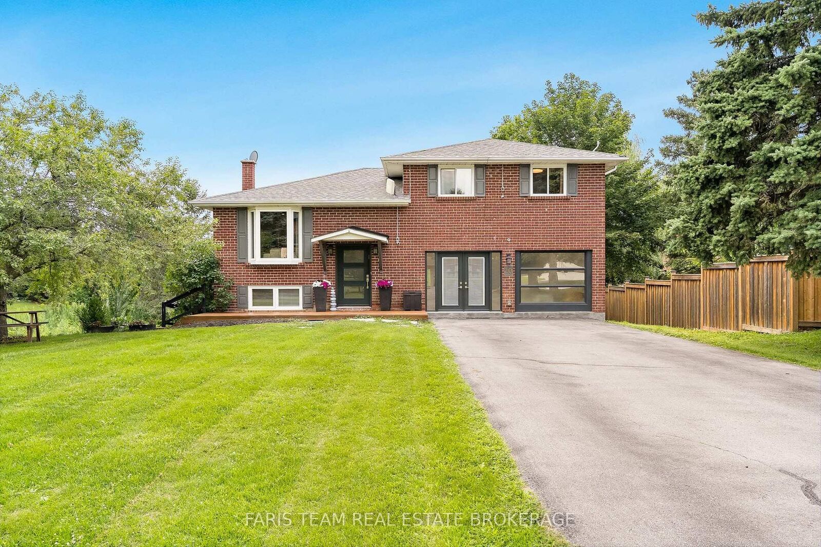 Property Photo: 10 Catherine Street ON L0G 1L0