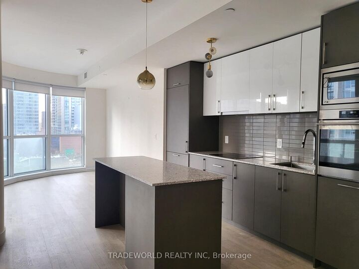 Property Photo: 88 Cumberland Street 902 ON M5R 0C8