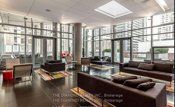 Property Photo: 21 Widmer Street 4208 ON M5V 2E8