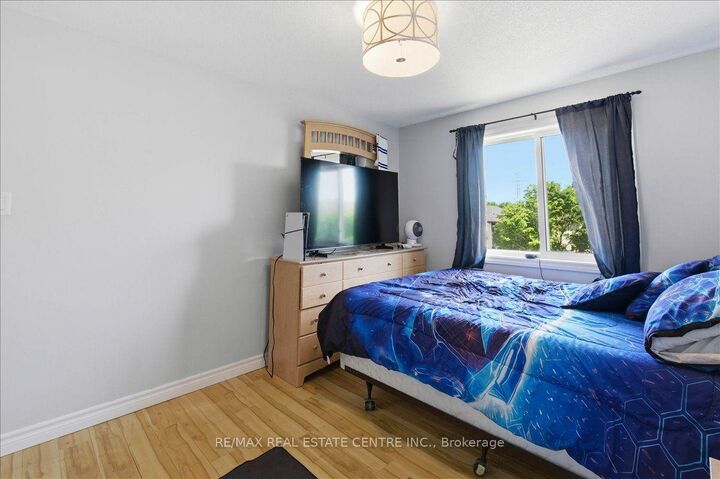 Property Photo:  84 Westmeadow Drive 1  ON N2N 3P1 