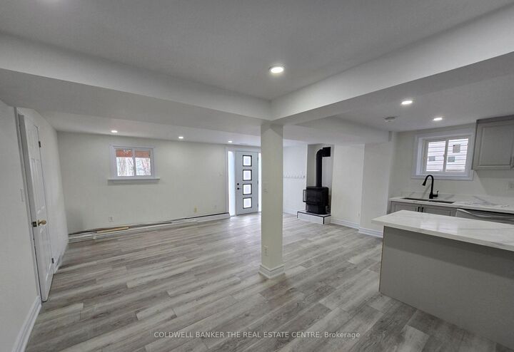 Property Photo:  95 Browning Trail Lower  ON L4N 6J4 